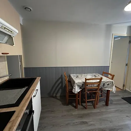 T2 Avec Wifi Et Parking Au Centre De - Fr-1-541-159 * La Roche-Posay