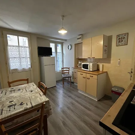 T2 Avec Wifi Et Parking Au Centre De - Fr-1-541-159