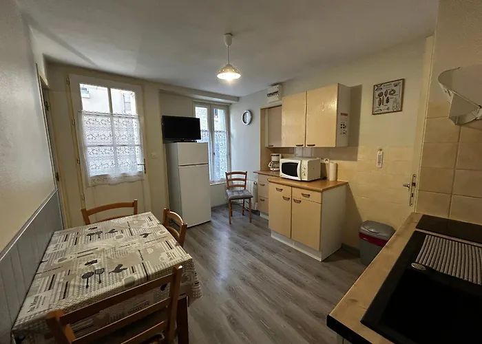 T2 Avec Wifi Et Parking Au Centre De - Fr-1-541-159